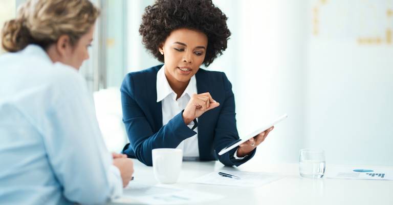 Ik kan u zeggen precies hoeveel u in aanmerking voor..Zuid-Afrika, Advocaat - Juridisch beroep, Afrikaanse etniciteit, Interview - Evenement, Juridisch systeem, schade zakelijk, employee benefits, overleg, bespreking, wkr, werkkostenregeling